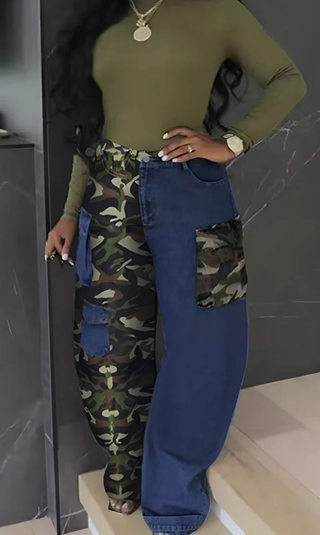 CAMOUFLAGE-DENIM CARGO PANTS