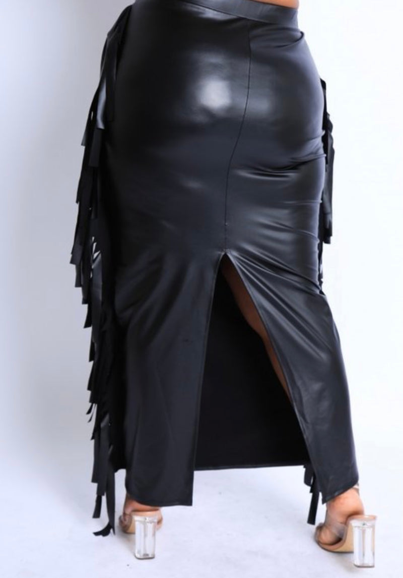 FAUX LEATHER SKIRT!