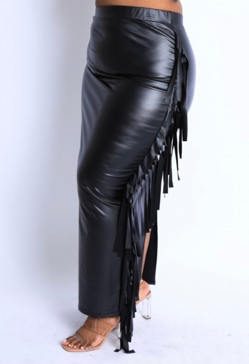 FAUX LEATHER SKIRT!